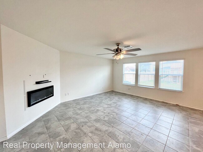Building Photo - 4 br, 3 bath House - 321 Dakota Creek