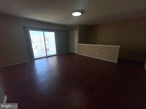 Building Photo - 275 Green St