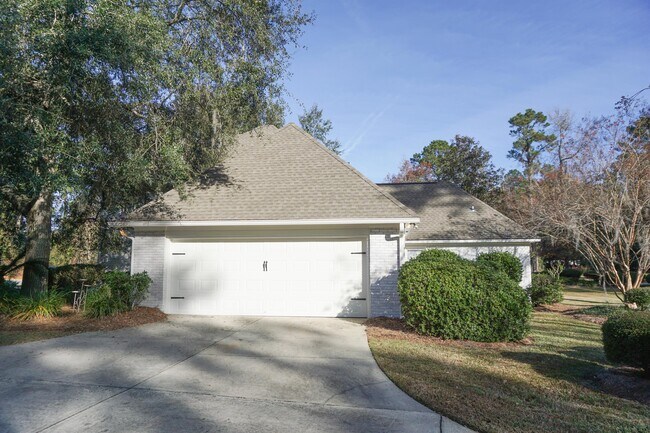 Foto del edificio - 4405 Forest Valley Cir