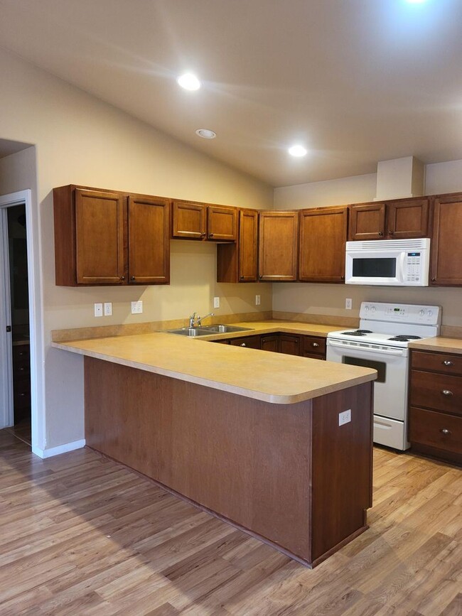 Building Photo - 3 br, 2 bath House - 1304 5th Ave W