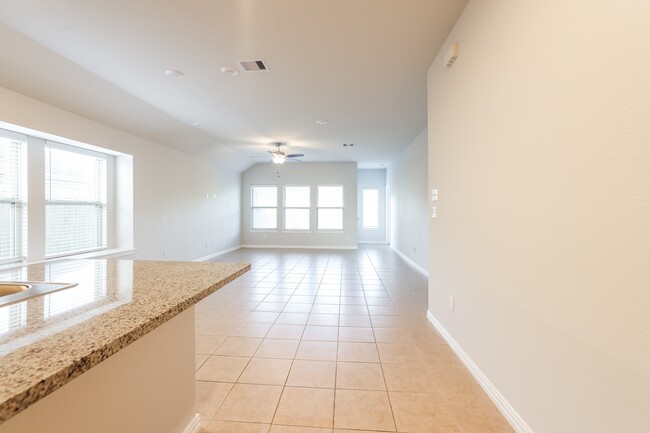 Foto del edificio - 16130 Barge Way