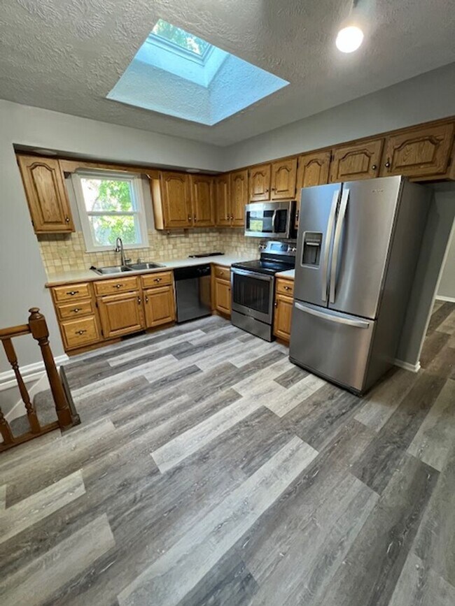 Foto del edificio - 3 Bedroom In Roanoke Estates!!