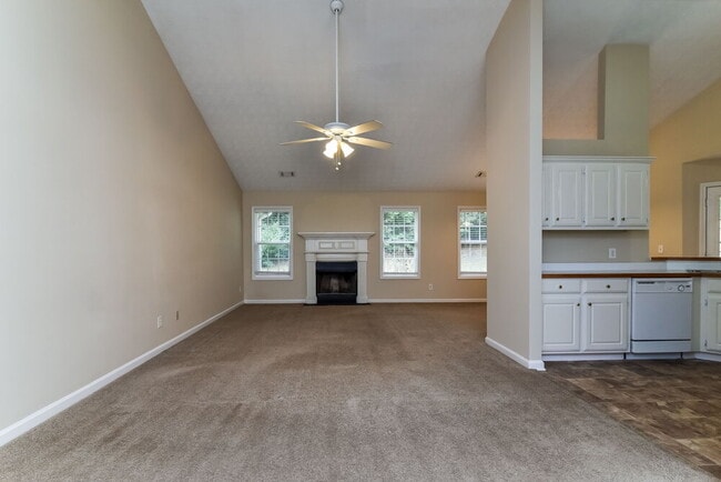 Foto del edificio - 3600 Biltmore Oaks Dr SE