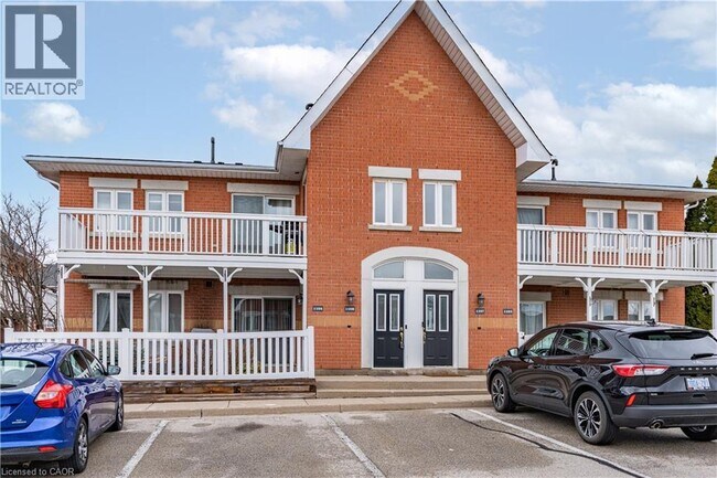Photo du bâtiment - 1701 Lampman Ave