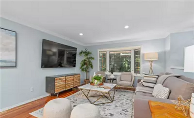 Building Photo - Beautifully refreshed gem with 4 beds and ...