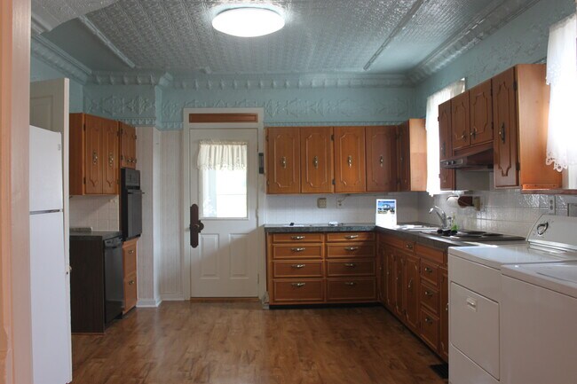 Building Photo - 1019 Santa Fe St