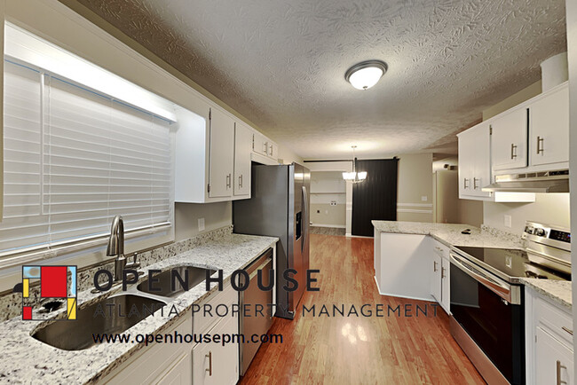 Foto del edificio - 6139 Laurel Wood Trail, Flowery Branch
