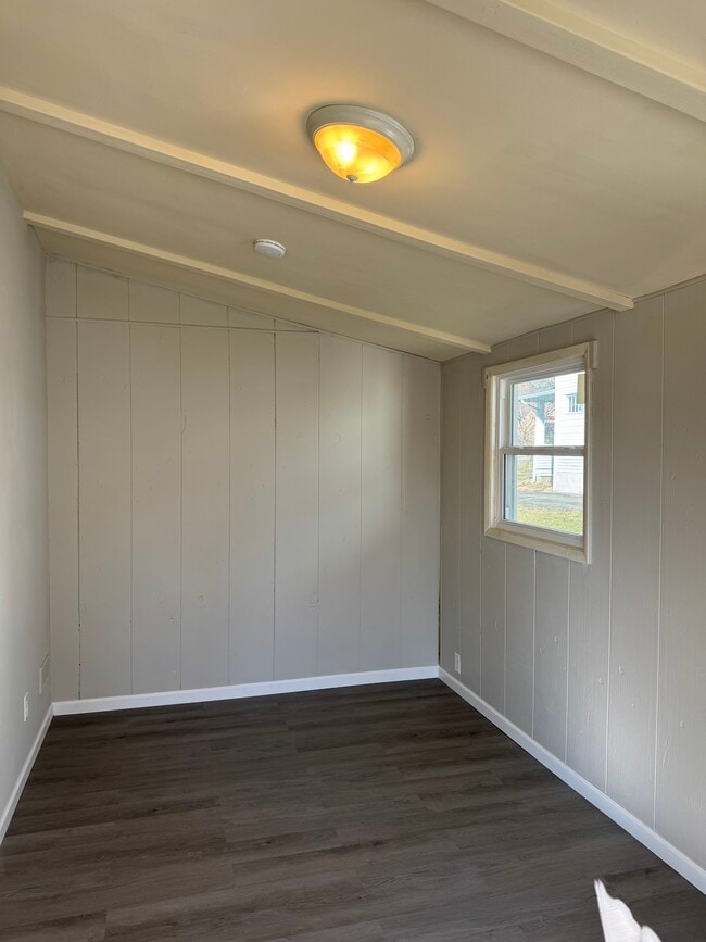 Building Photo - 338 S High St