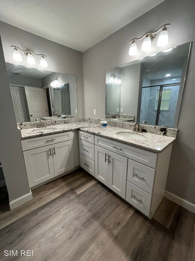 Foto del edificio - 5 br, 2 bath House - 4429 Lake Griffin Rd.
