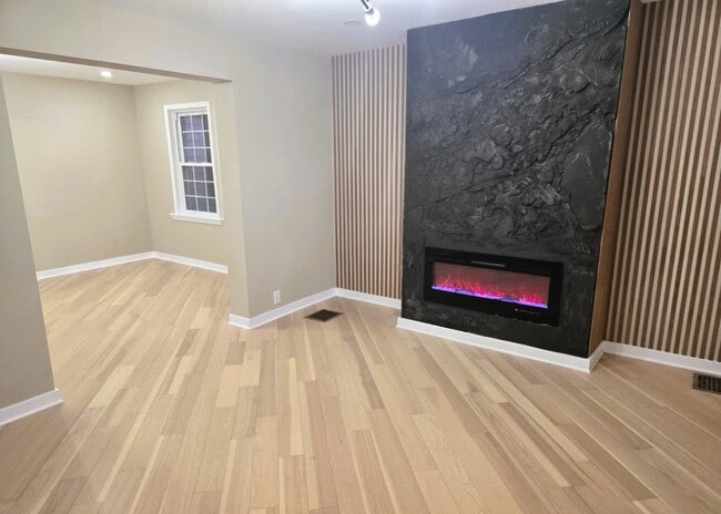 Building Photo - 362 Marshall Ave