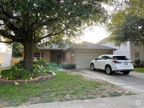 Building Photo - 9311 Parkmore Dr