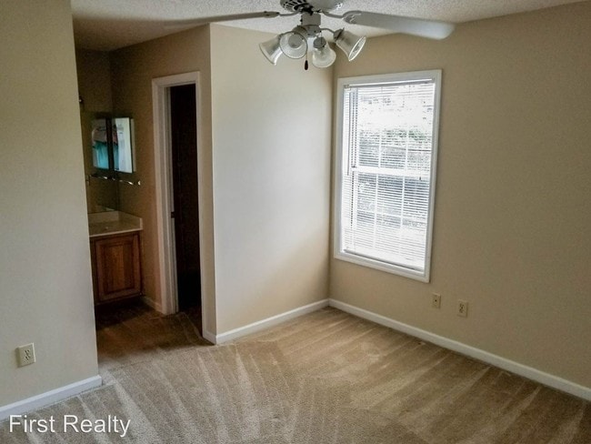 Building Photo - 4 br, 2 bath Apartment - 141 Thomas Street