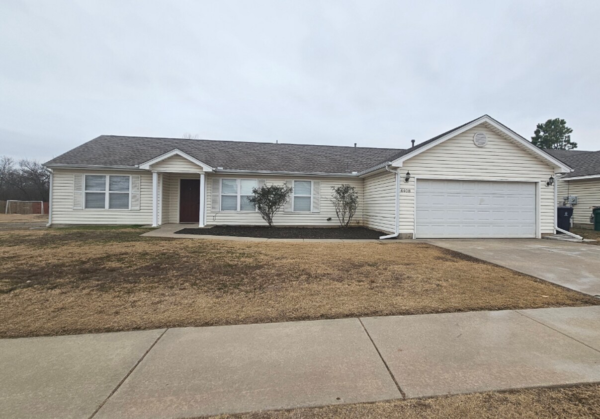 Primary Photo - 4408 SE 86th St