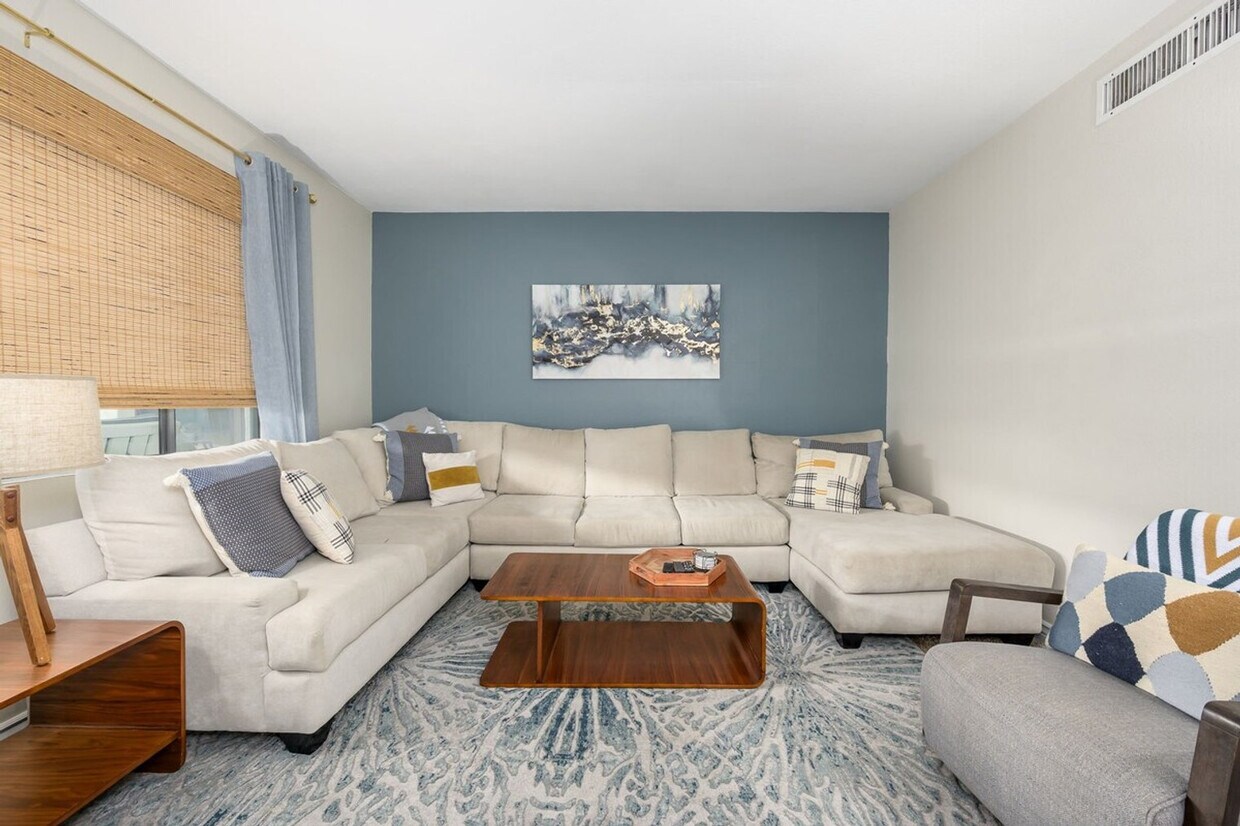 Foto principal - 15020 N 7th Dr