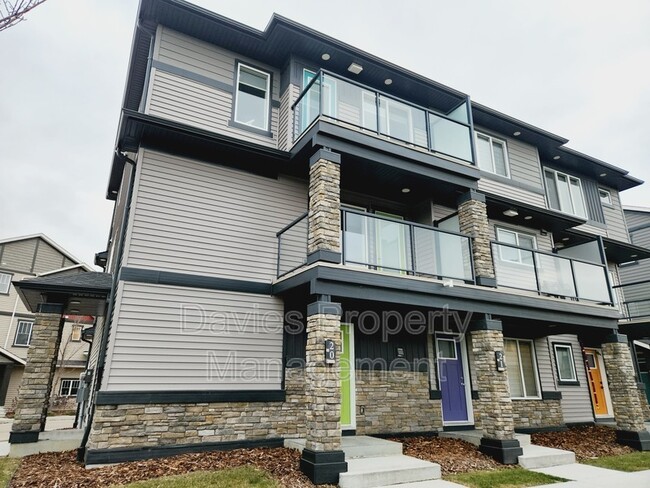 Photo du bâtiment - 1530 Tamarack Blvd NW