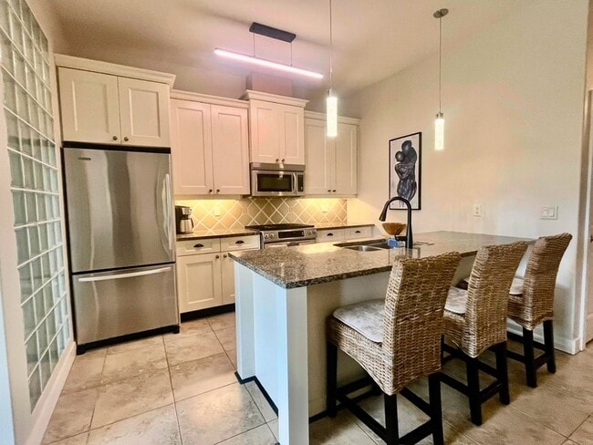 Building Photo - 4028 Pritchard Dr