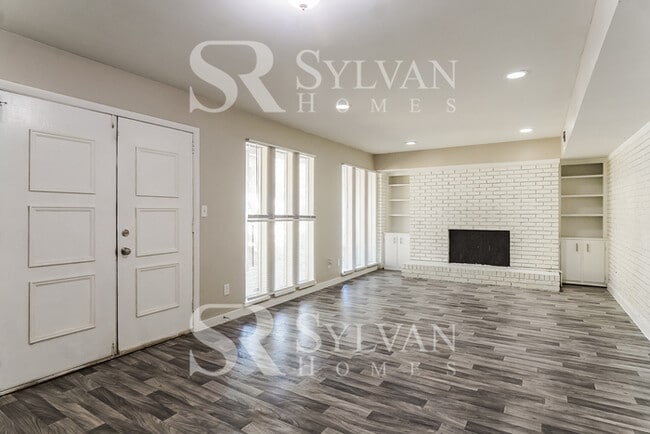 Building Photo - Carve Out a Great Life Here!