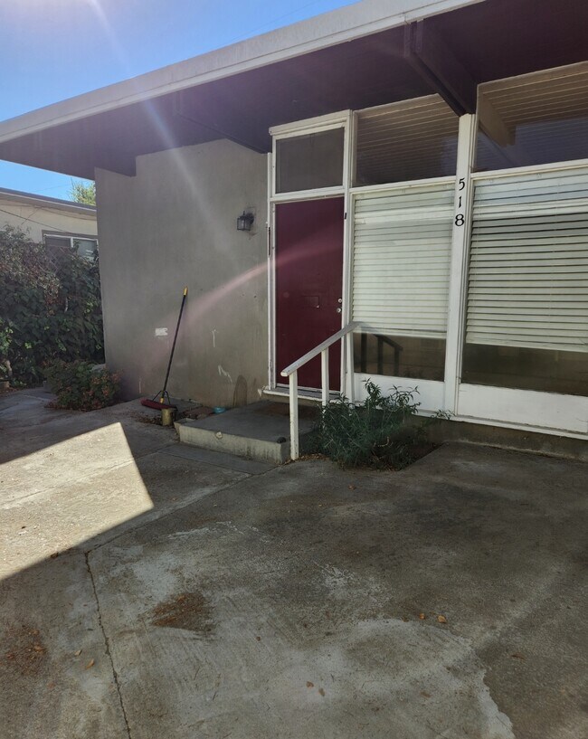 Building Photo - 518 Ferro Ln