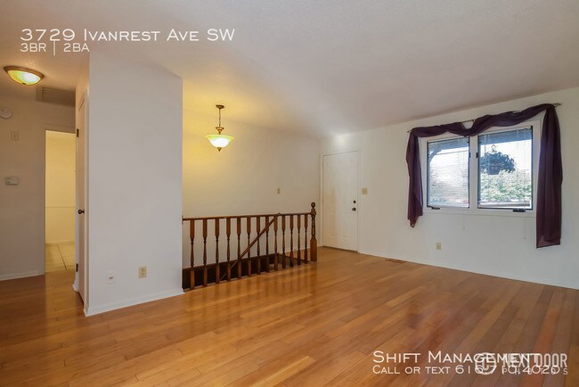 Building Photo - 3729 Ivanrest Ave SW