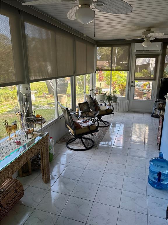 Foto del edificio - 10531 Meadow Hill Dr