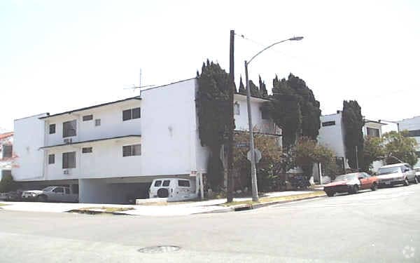 Building Photo - 3017 W 2nd St