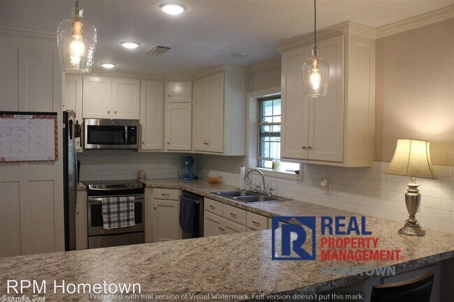 Building Photo - 4 br, 3 bath House - 101 Suburban Drive