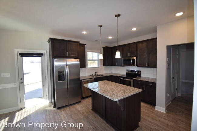 Building Photo - 4 br, 3 bath House - 372 Croft Dr