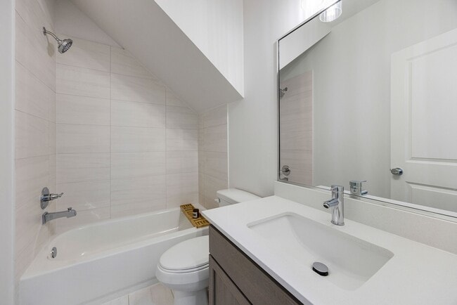 Foto del edificio - 1648 W Tidwell Rd