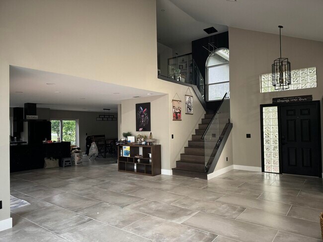 Building Photo - 10366 Buena Ventura Dr