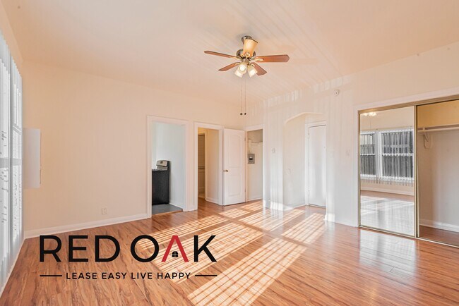 Building Photo - Airy, Spacious Studio with Lovely Hardwood...