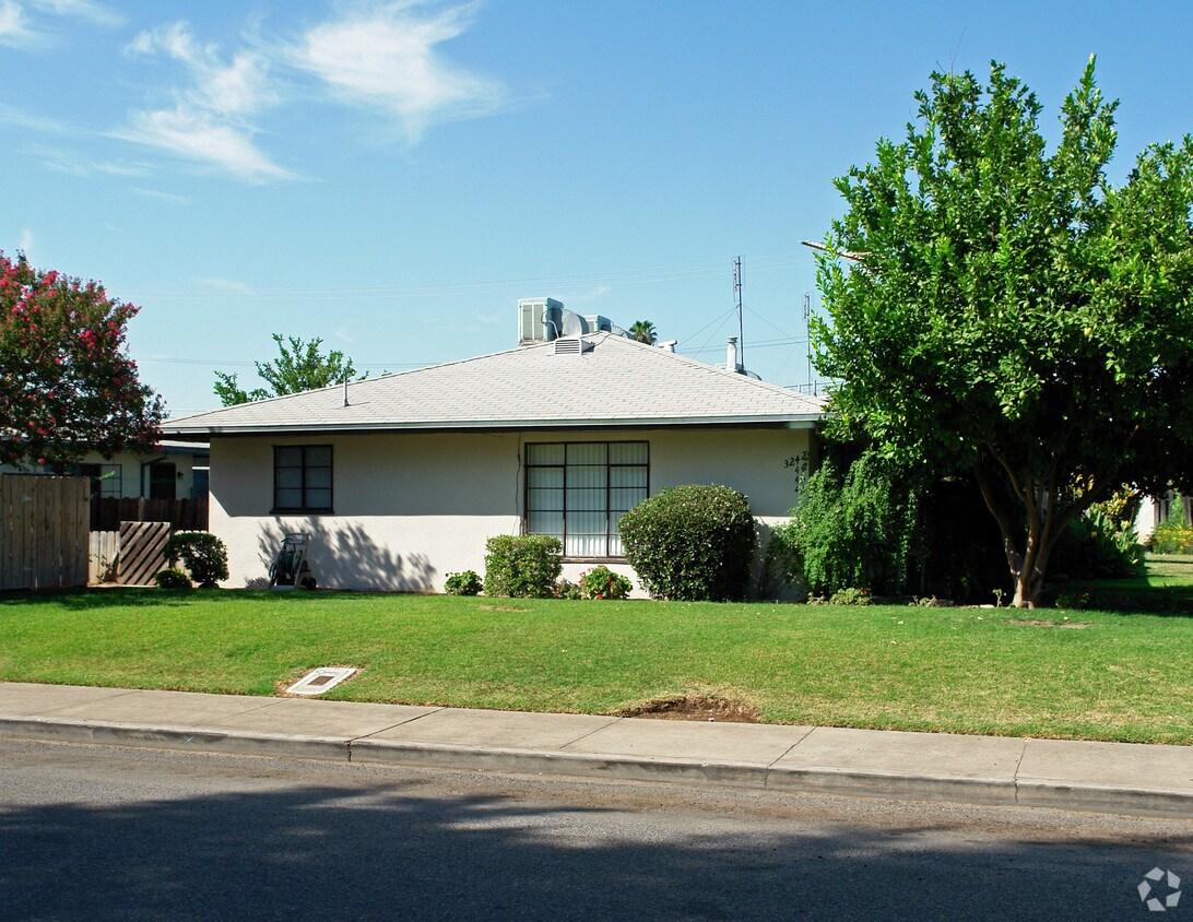 Building Photo - 3238 E Normal Ave