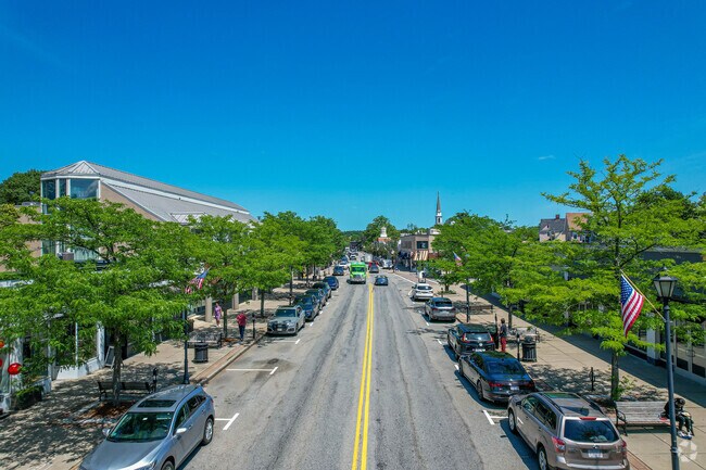 Wellesley Square street parking in Morses Pond.