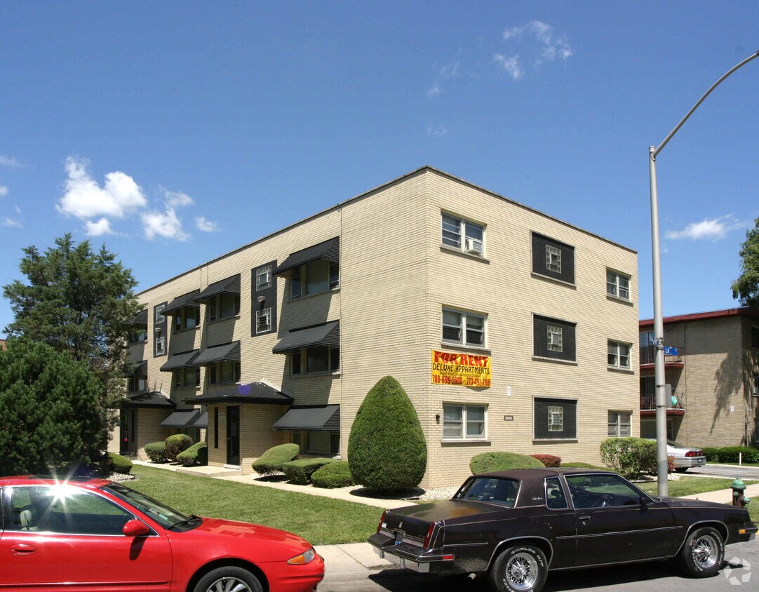 14124 S Atlantic Ave, Riverdale, IL 60827 Apartments in Riverdale, IL
