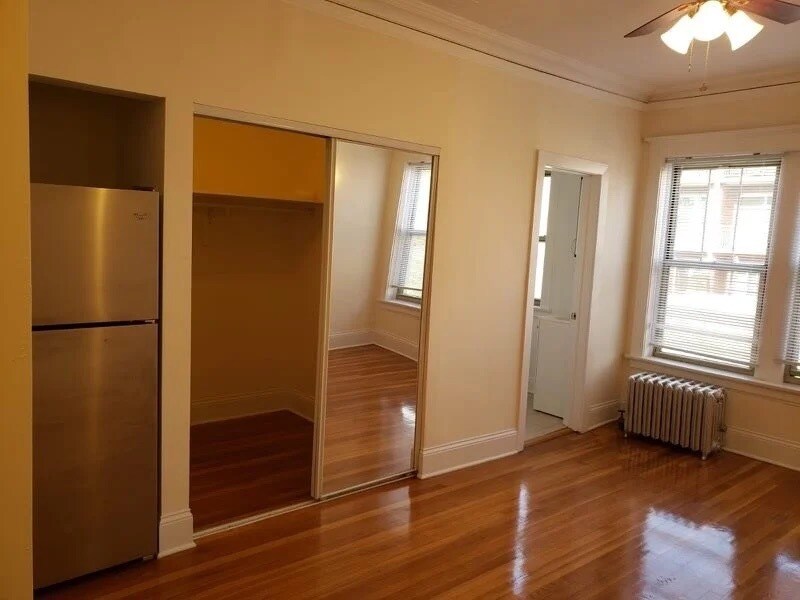 Foto del edificio - 4338 N Milwaukee Ave