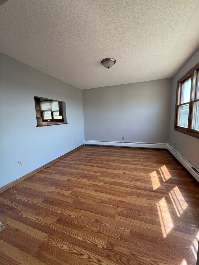 Foto del edificio - 66 Wynola Ave