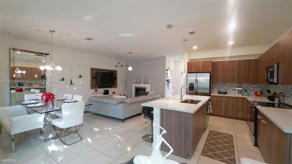 Primary Photo - 3 br, 2.5 bath House - 4740 NW 84th Ct Uni...
