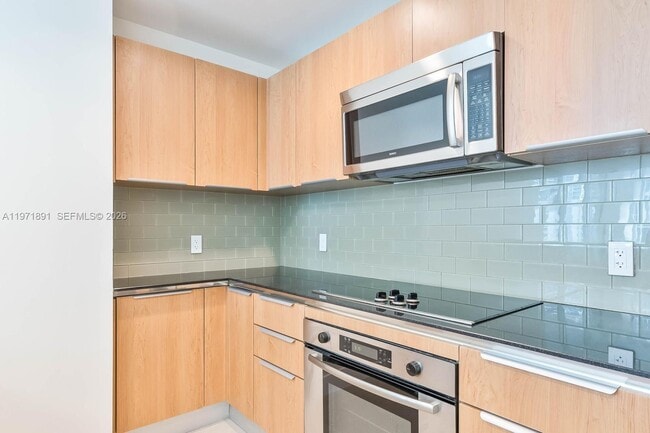 Building Photo - 1050 Brickell Ave