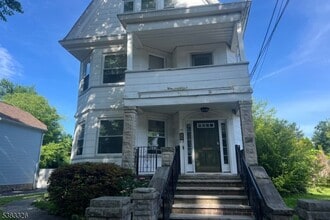 Building Photo - 19 Spring St