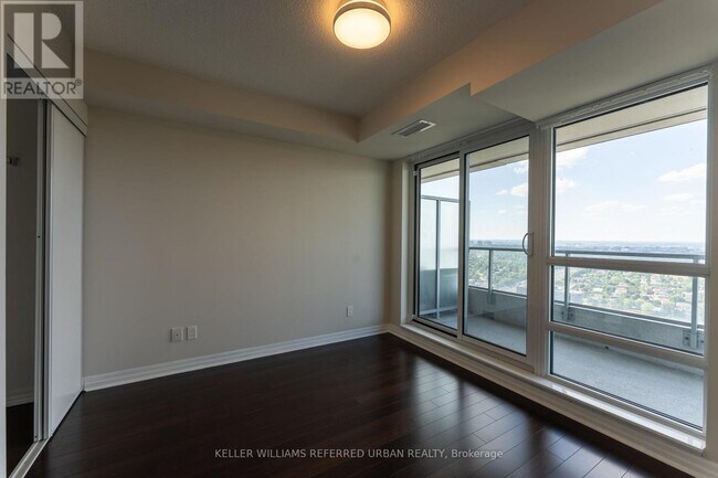 Building Photo - 2015 Sheppard Ave E