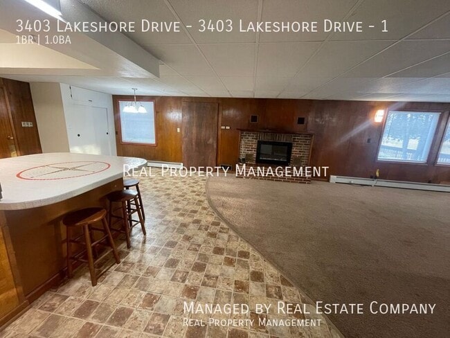 Foto del edificio - 3403 Lakeshore Dr