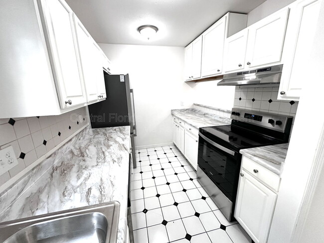 Building Photo - 501 Yellowwood Ct