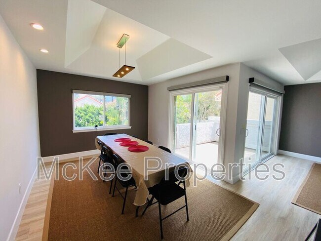 Foto del edificio - 33 Port Royale Rd