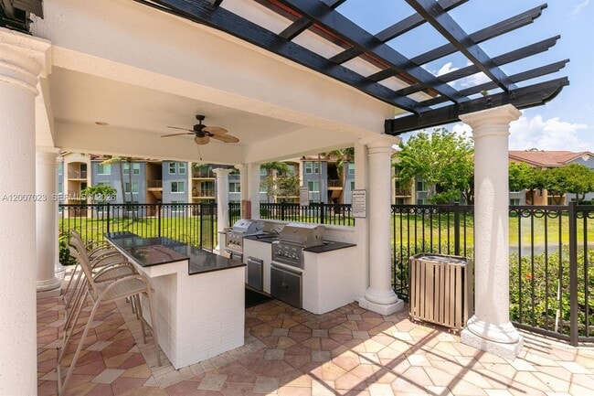 Building Photo - 120 Villa Cir