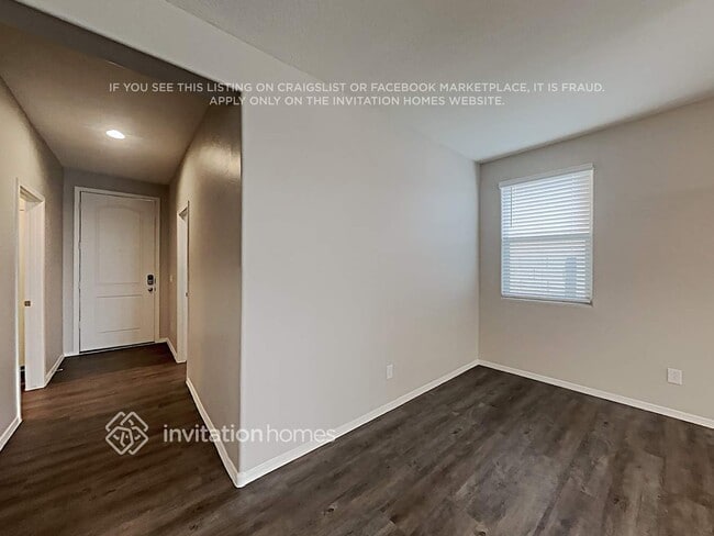 Building Photo - 17545 W Jessie Ln