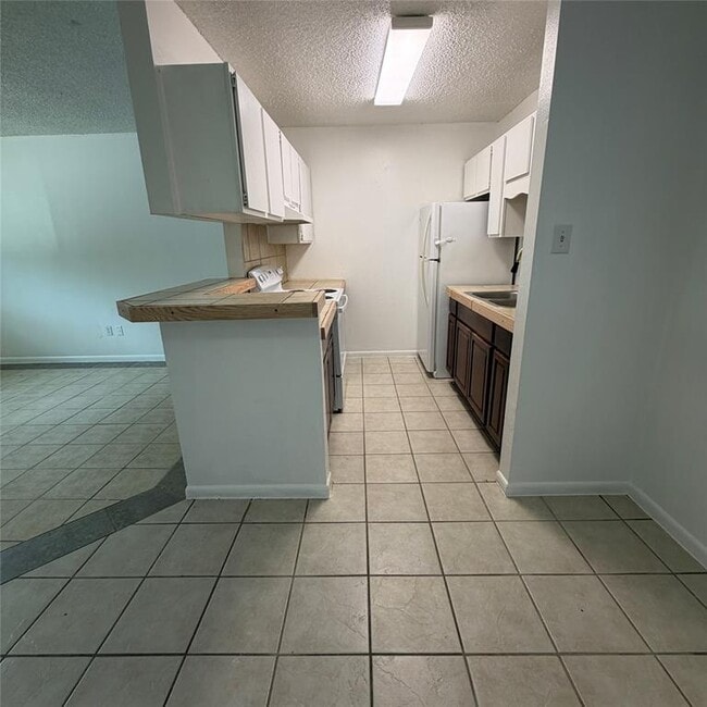 Foto del edificio - 1301 Greenlawn Pkwy
