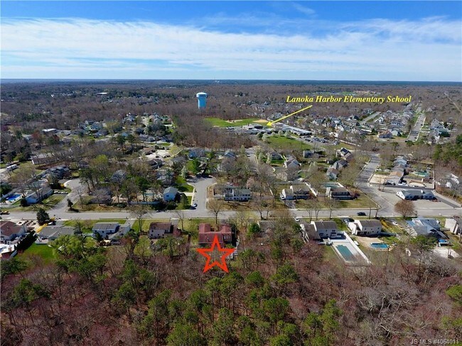 Building Photo - 220 Pheasant Hollow Dr