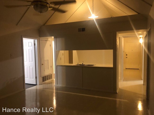 Building Photo - 3 br, 2 bath House - 214-Forest Valley