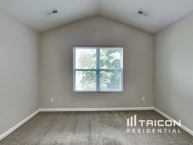 Foto del edificio - 4932 Magnasco Ln