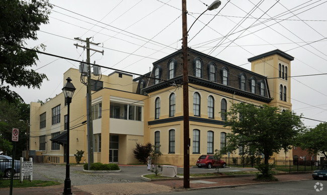 Foto del edificio - Washington Plaza Apartments