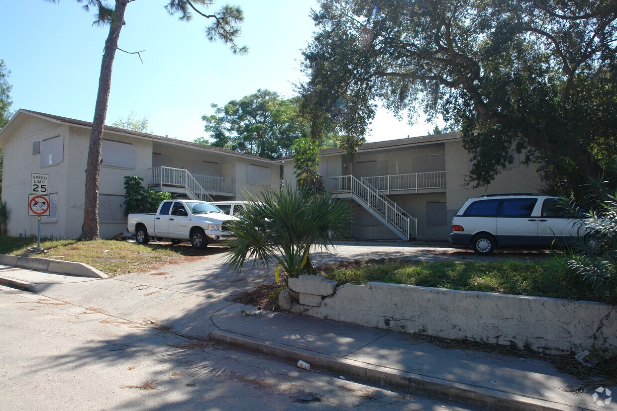 Primary Photo - 1090-1100 Cocoanut Ave
